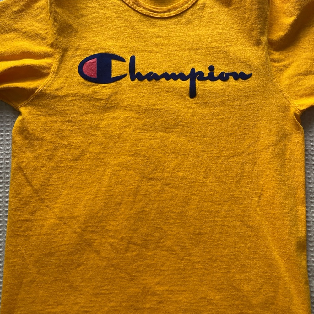 Champion yellow tee Medium